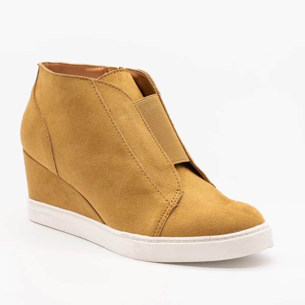 Soda Vesper Hidden Wedge Heel Sneakers Sporty Elastic NWT - Picture 15 of 16